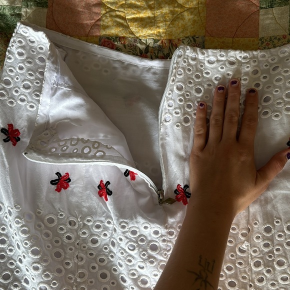 Hand made, layered maxi lace skirt with beautiful embroidery!🌺🤍 like new! - Picture 3 of 5